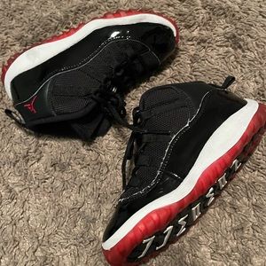 Nike Air Jordan 11 Bred